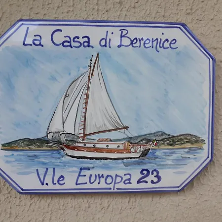 La Casa Di Berenice A 招待所 3*